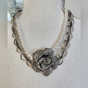 New York & Co. pearl necklace